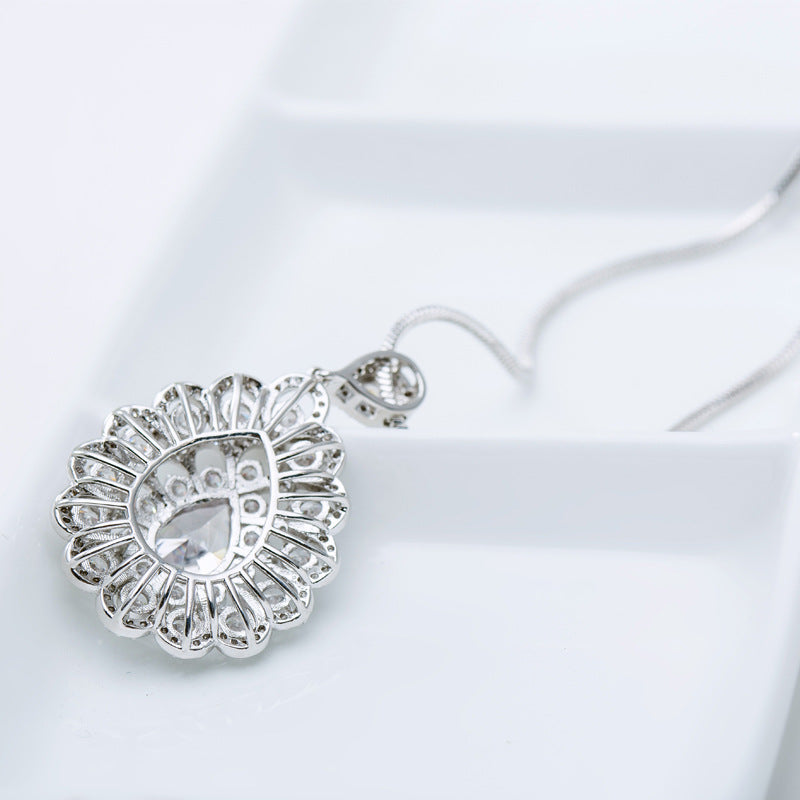 White Gold Plated Teardrop Cubic Zirconia Pendant Chain Necklace AAA2377