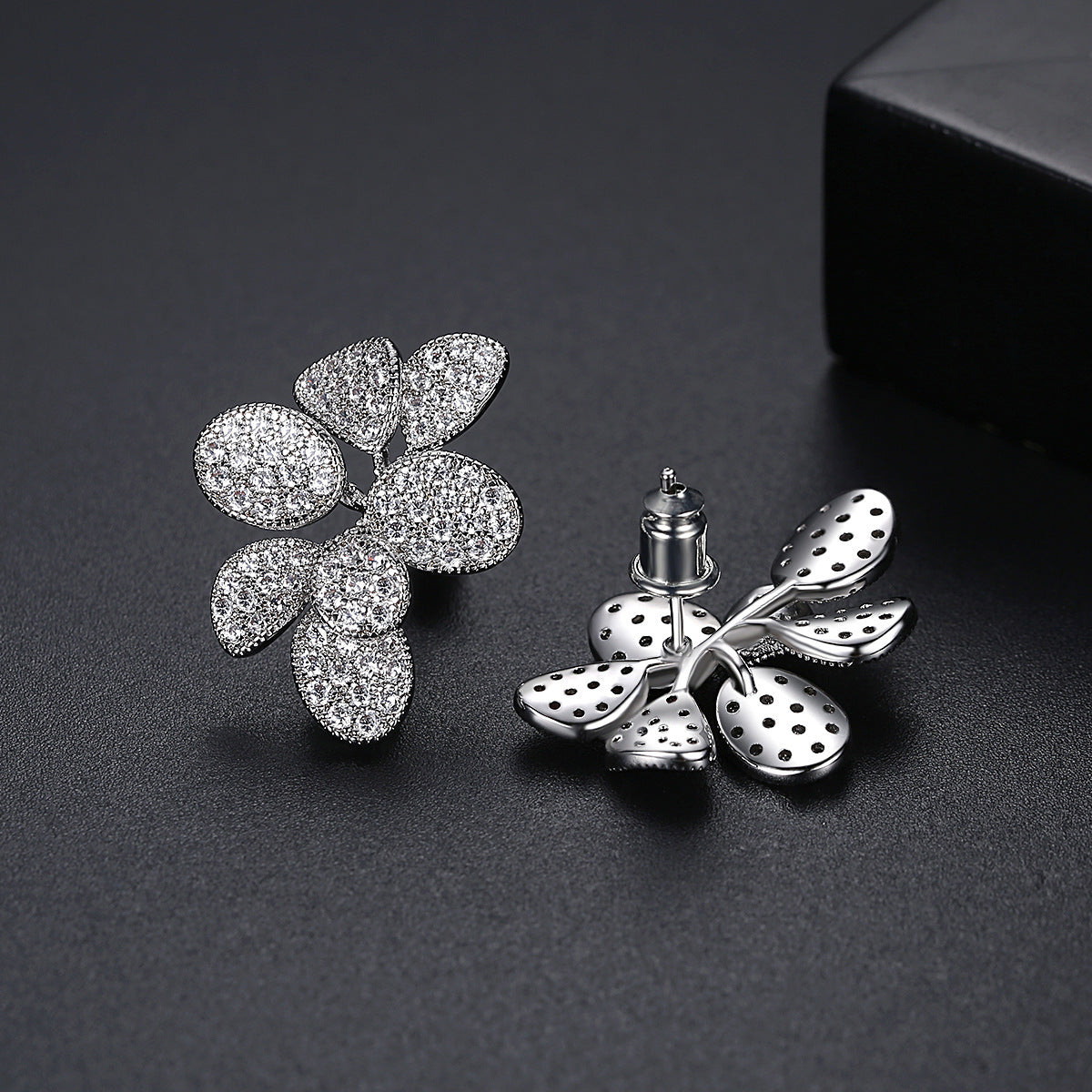 White Gold Plated Cubic Zirconia Flower Earrings AAA743