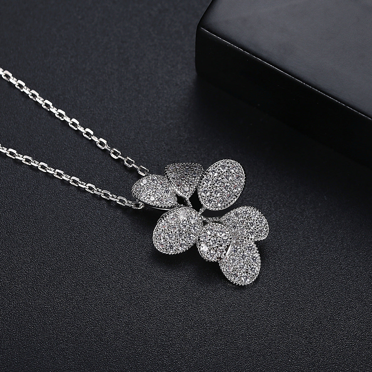 White Gold Pated Cubic Zirconia Flower Pendant Necklace AAA956