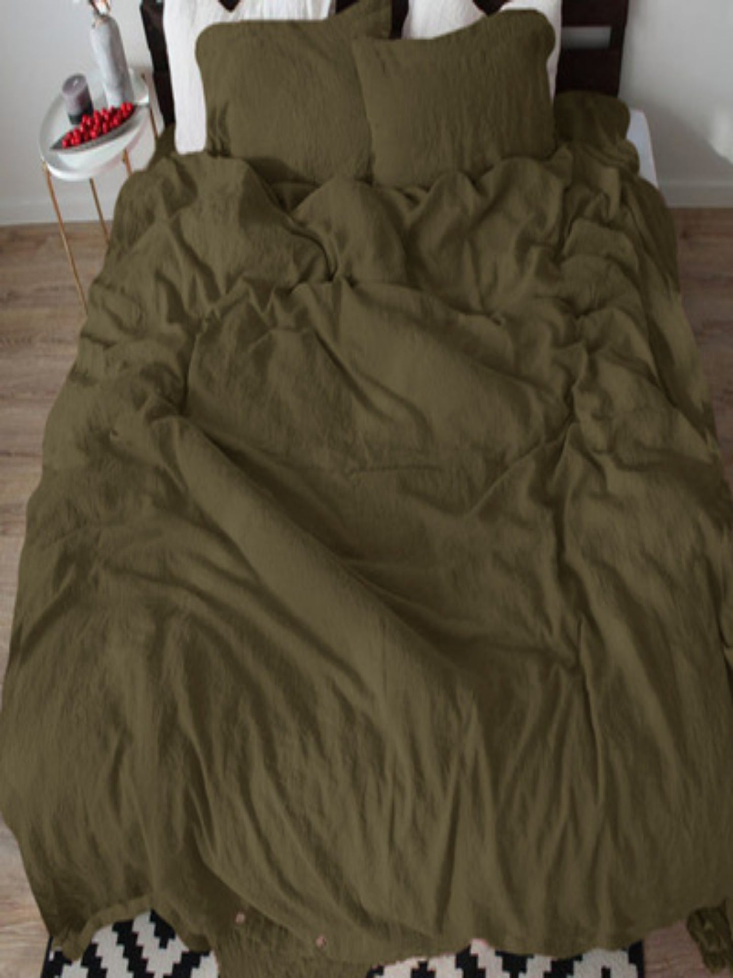 Solid Color Linen Four-Piece Bedding Set - Minimalist Style Quilt and Bed Sheet Set for Dorms