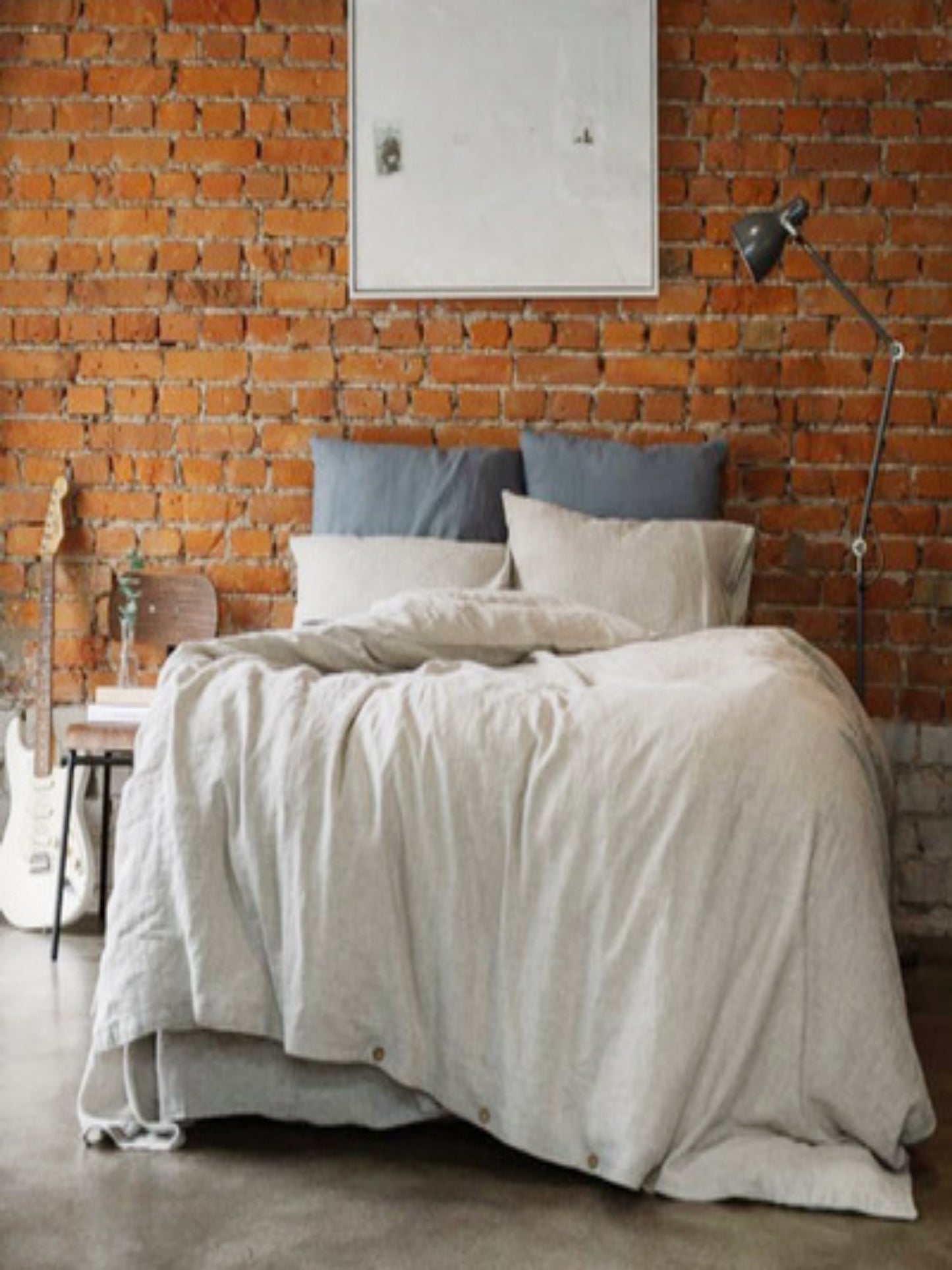 Solid Color Linen Four-Piece Bedding Set - Minimalist Style Quilt and Bed Sheet Set for Dorms