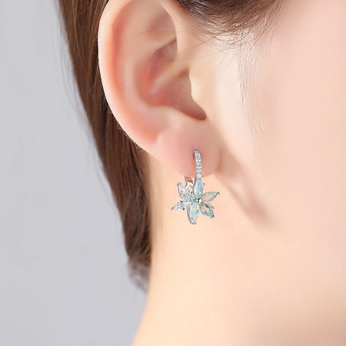 Cubic Zirconia White Gold Plated Floral Shape Earrings AAA002