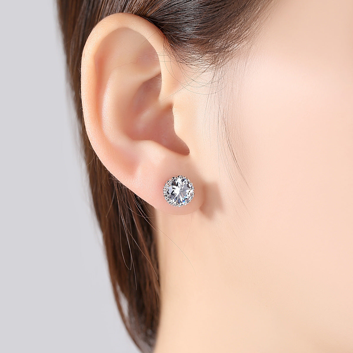 White Gold Plated Cubic Zirconia Stud Earrings AAA1418