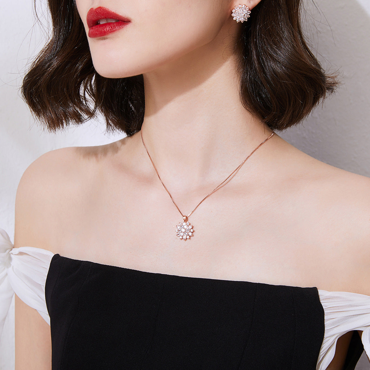 Rose Gold Plated Cubic Zirconia Flower Pendant Necklace AAA2243