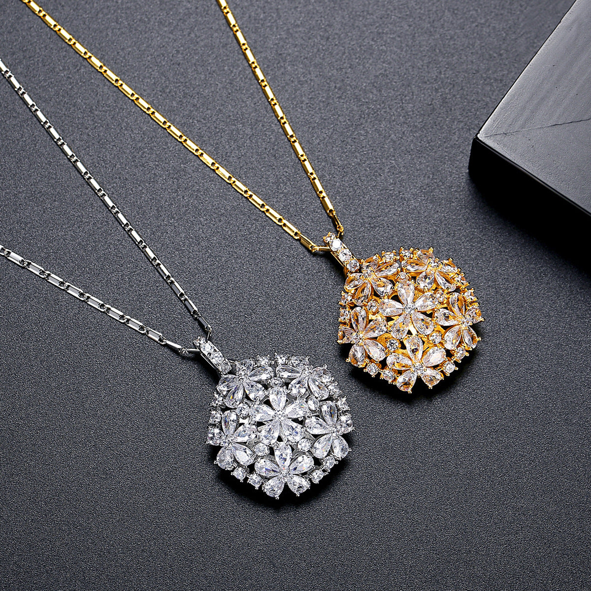Gold Plated Cubic Zirconia Round Pandant Necklace AAA2266