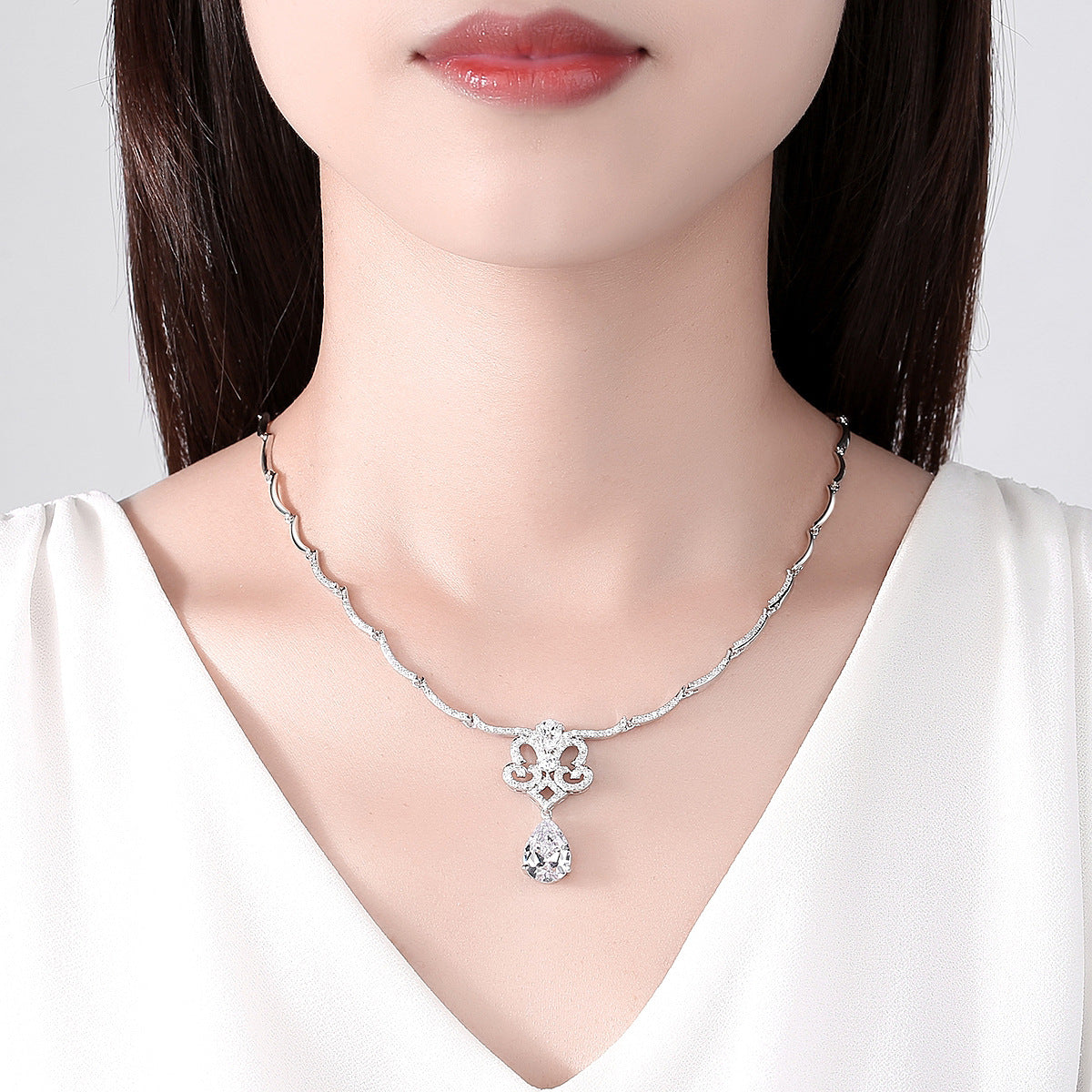 Teardrop Cubic Zirconia Wave Chain Necklace AAA2330