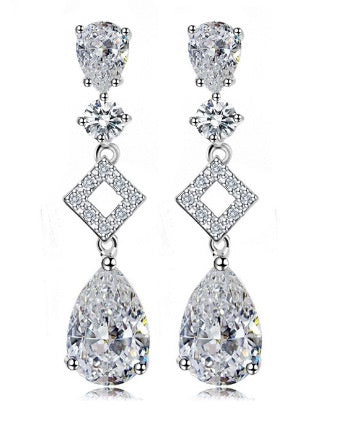 Teardrop Cubic Zirconia Wave Chain Necklace AAA2330