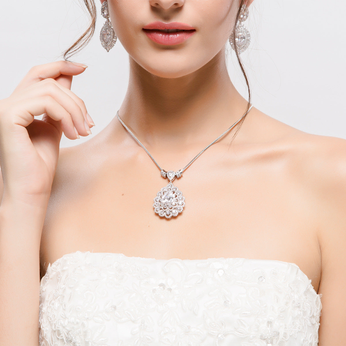 White Gold Plated Teardrop Cubic Zirconia Pendant Chain Necklace AAA2377