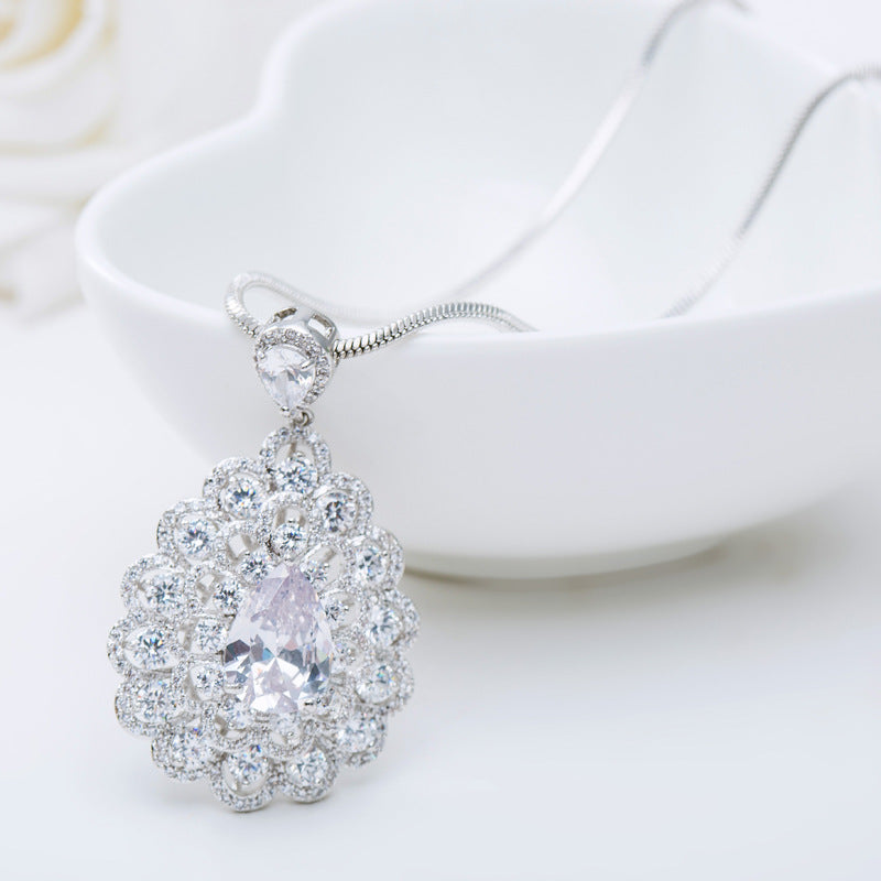 White Gold Plated Teardrop Cubic Zirconia Pendant Chain Necklace AAA2377