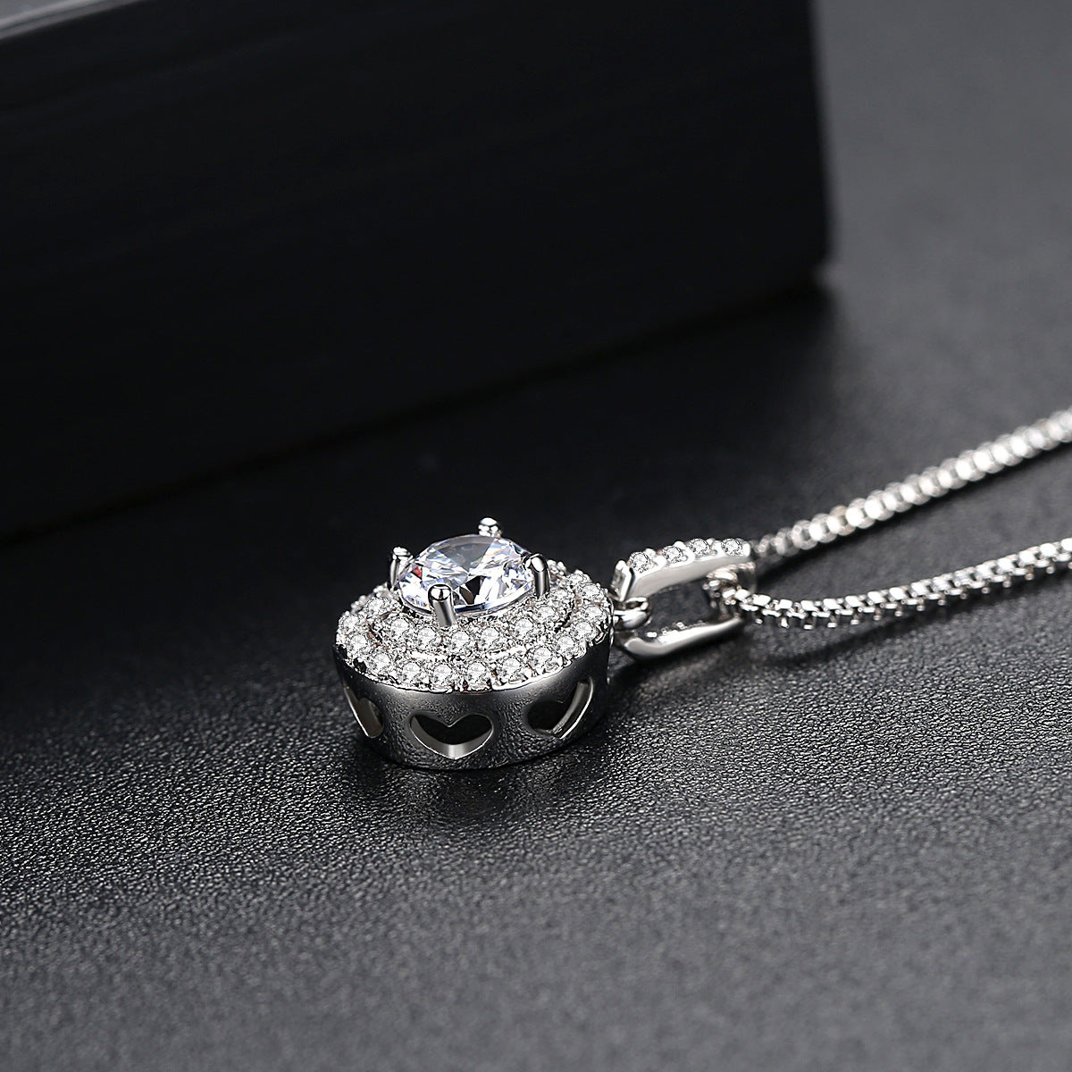White Gold Plated Cubic Zirconia Round Pendant Box Chain Necklace AAA2412
