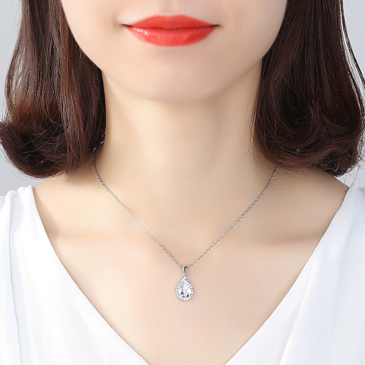 White Gold Plated Queen Cubic Zirconia Teardrop Necklace AAA2420