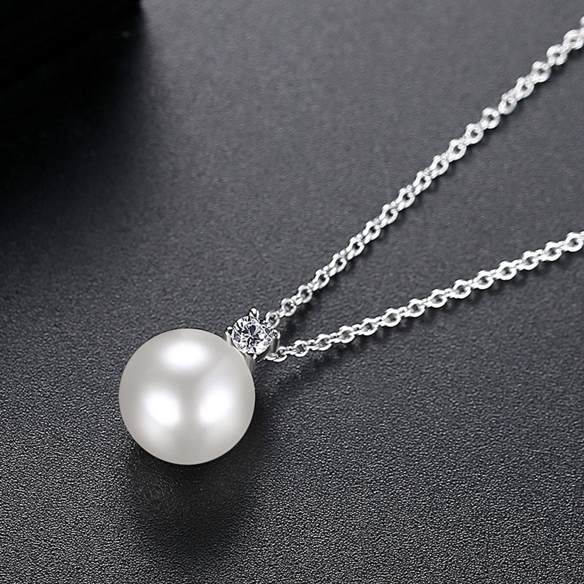 Round Faux Pearl Cubic Zirconia Chain Necklace AAA2460