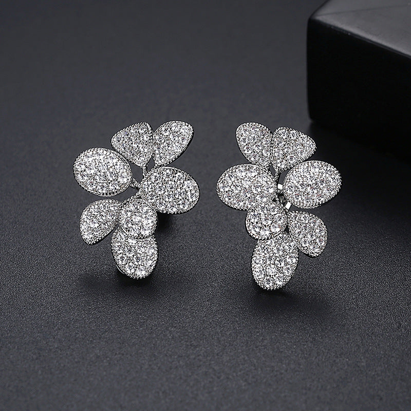White Gold Plated Cubic Zirconia Flower Earrings AAA743