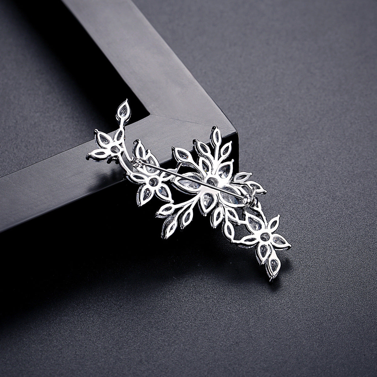 White Gold Plated Cubic Zirconia Flower & Leaf Brooch AAA802