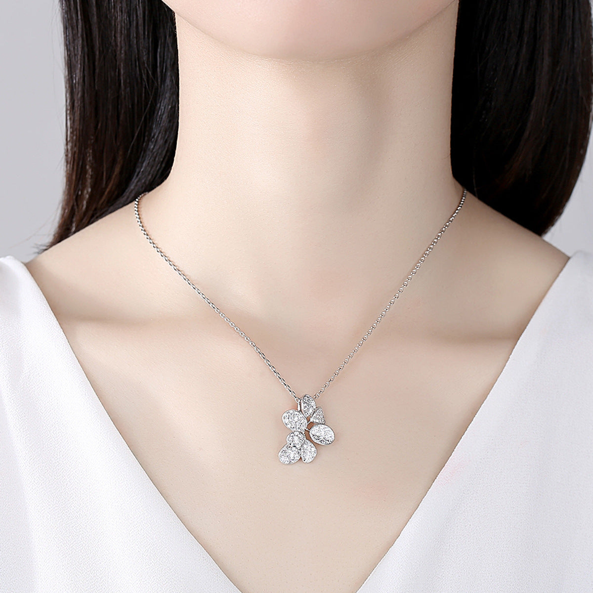 White Gold Pated Cubic Zirconia Flower Pendant Necklace AAA956