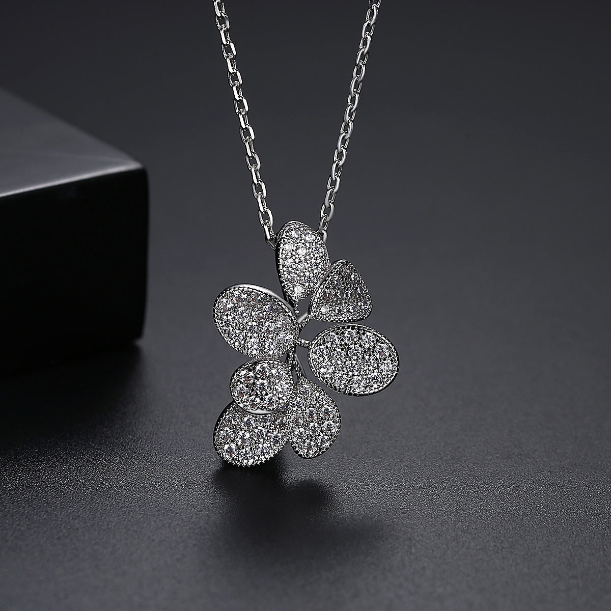White Gold Pated Cubic Zirconia Flower Pendant Necklace AAA956